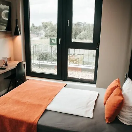 Juststay & Σόλινγκεν